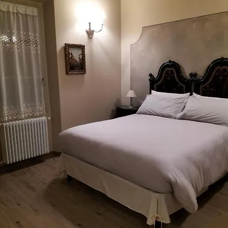 Sasso Di Rocca 住宿加早餐酒店