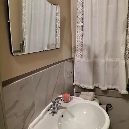 住宿加早餐酒店 Sasso Di Rocca Gaggio Montano