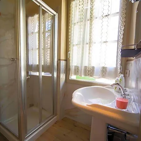 Sasso Di Rocca Bed & Breakfast 3*